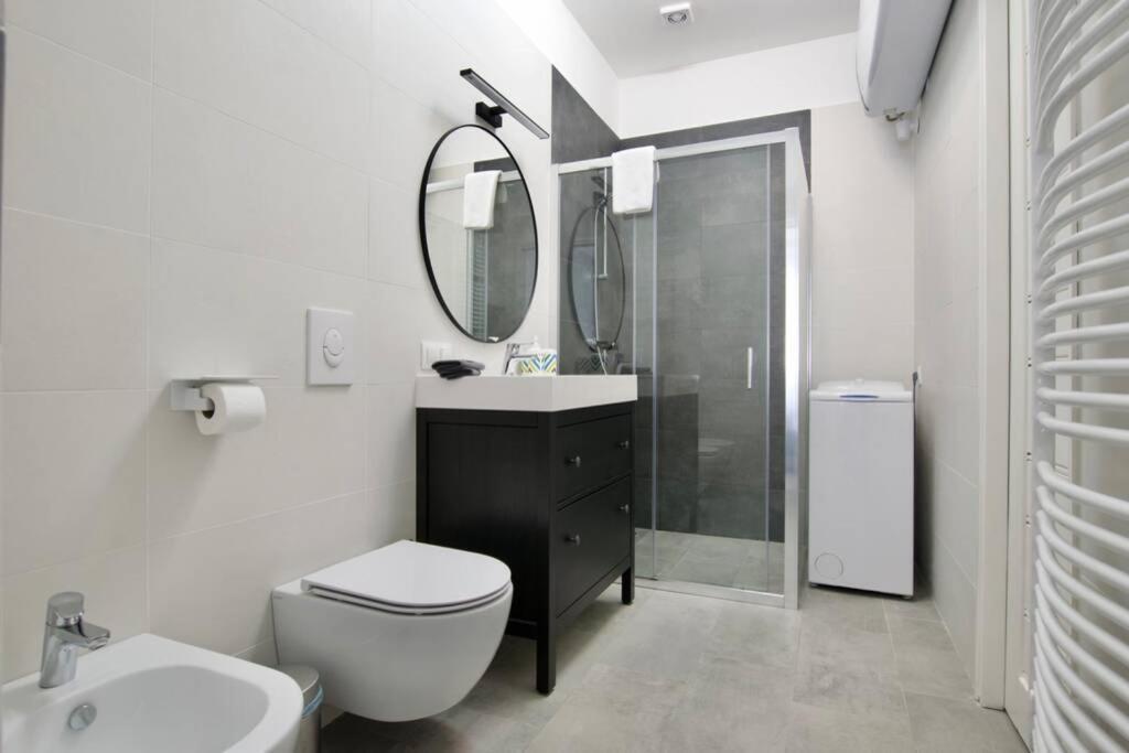 Premium Apartment By Hi5-Vaci Str. 3 Bedroom Budapeste Exterior foto